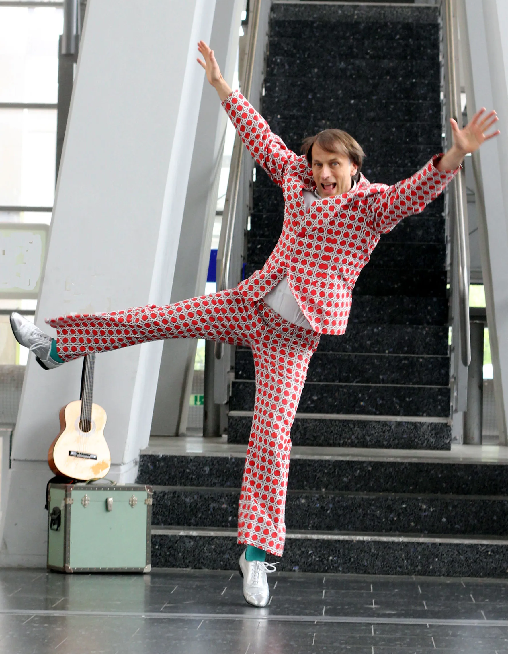 Thommi Baake in dynamischer Pose